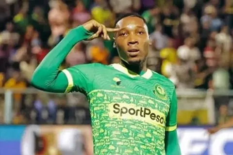 مصدر ليلا كورة: الزمالك يفتح خط المفاوضات للتعاقد مع مزيزي